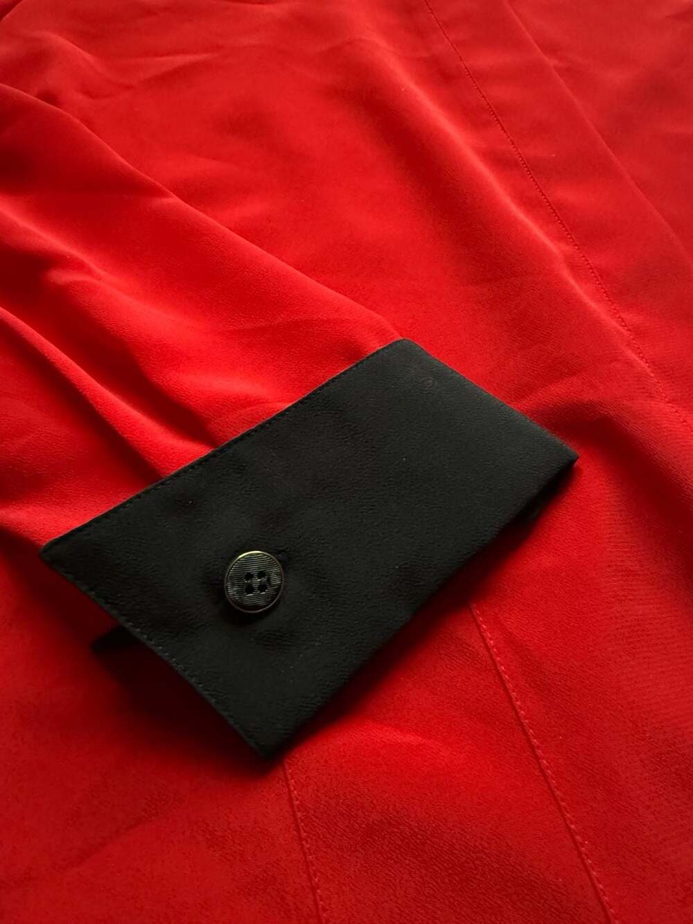 Vintage Simon Chang Red and Black Contrast Trim Long Sleeve Blouse Size 6 - Picture 2 of 6